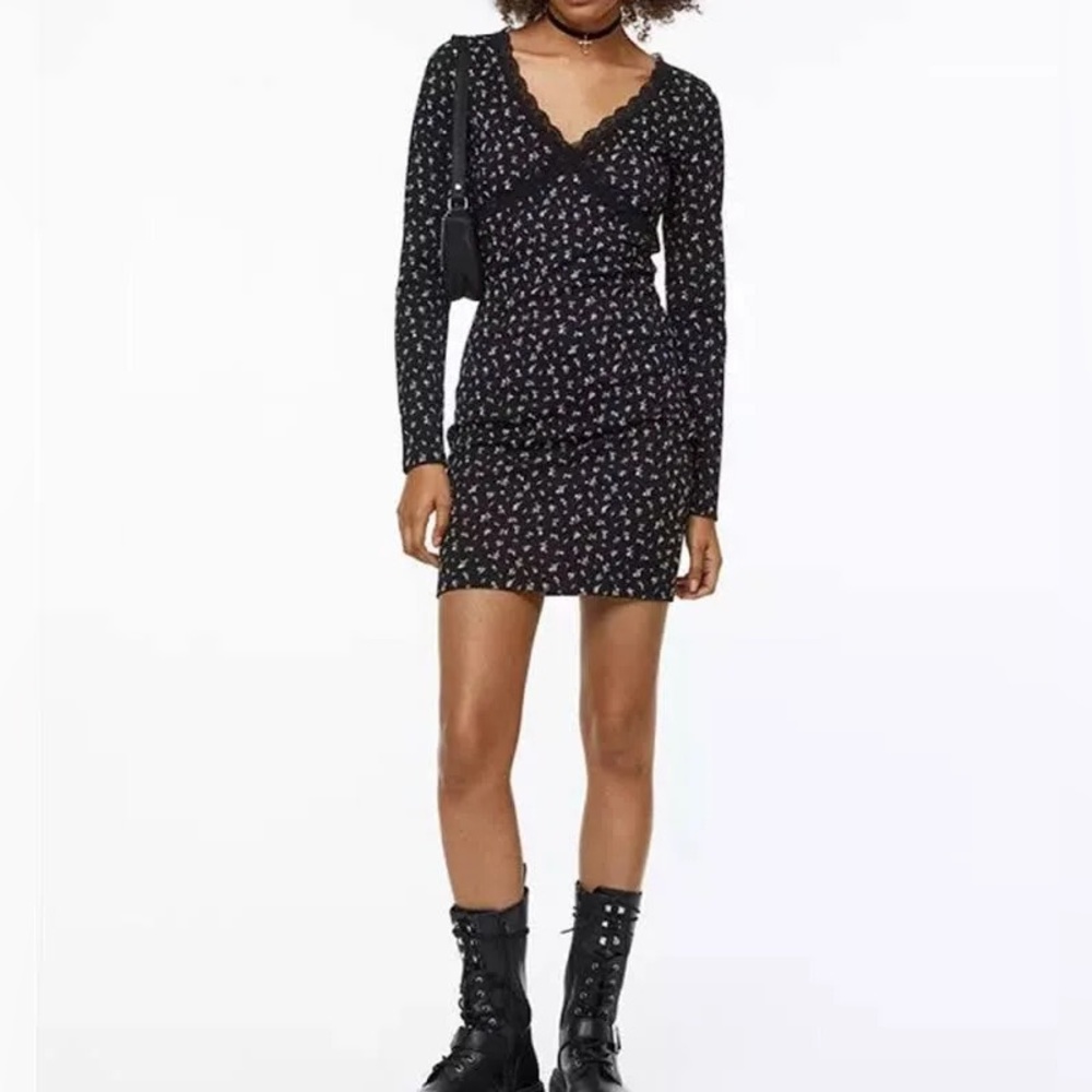H&M Black Floral Long Sleeve Dress with Lace